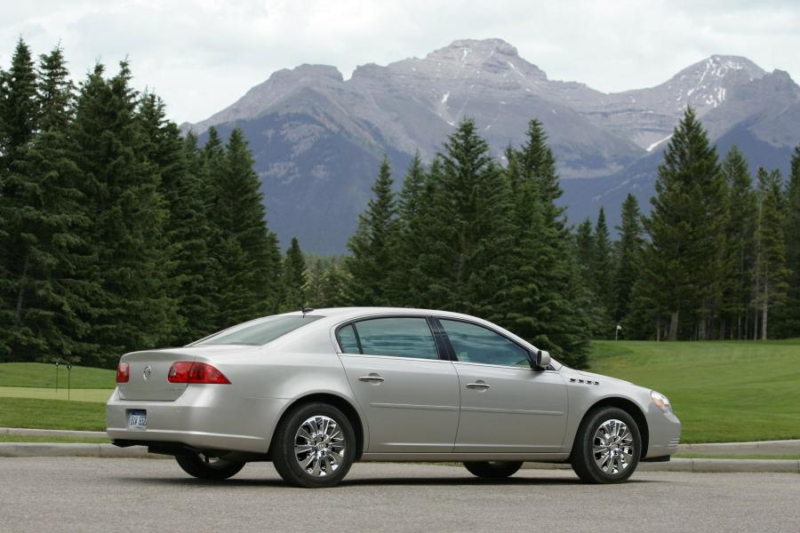  Buick Lucerne 2011 года  (фото 2 из 4)
